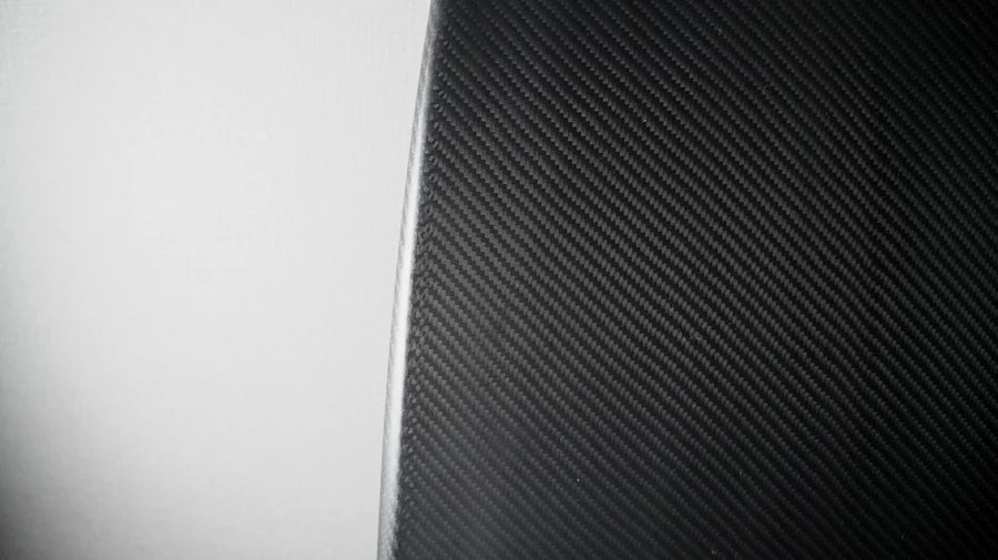 【保存版】簡單易懂講解碳纖維衝浪板的優缺點!