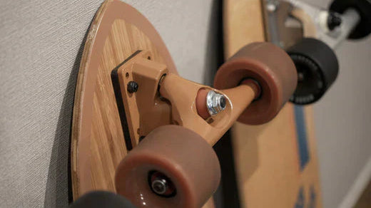 衝浪滑板vs一般滑板 寫給初學者的徹底比較|兩者差異與選購指南