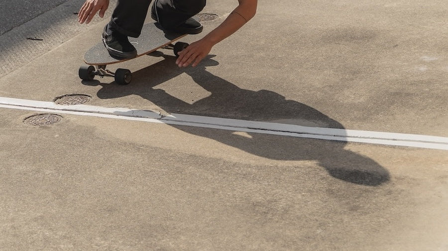 衝浪滑板的安全滑行指南 | 新手必看的裝備・注意事項完整解說